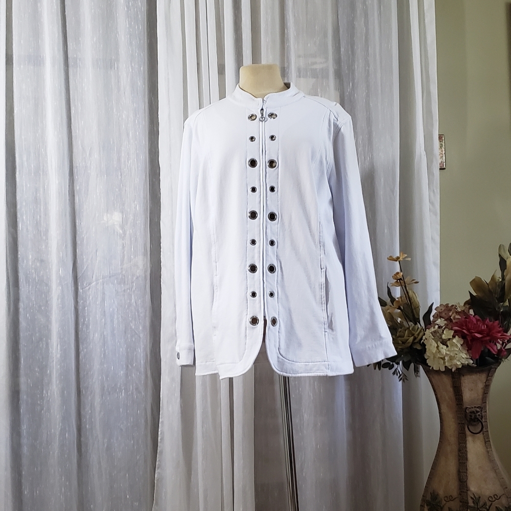 Dream Jeanne 1X white jacket Crystal grommet design